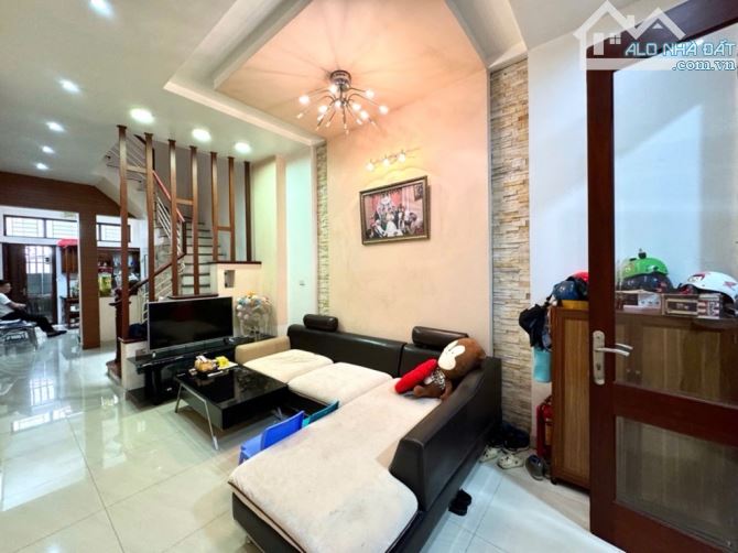 Bán nhà 4 tầng, 52m2, 4 ngủ, trung tâm Hai Bà Trưng, nhỉnh 8 tỷ