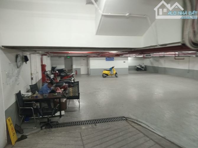 Bán gấp toà văn phòng Phố Trần Thái Tông, Cầu Giấy, DT 185m, 10 tầng, MT 9m, giá 72 tỷ - 1