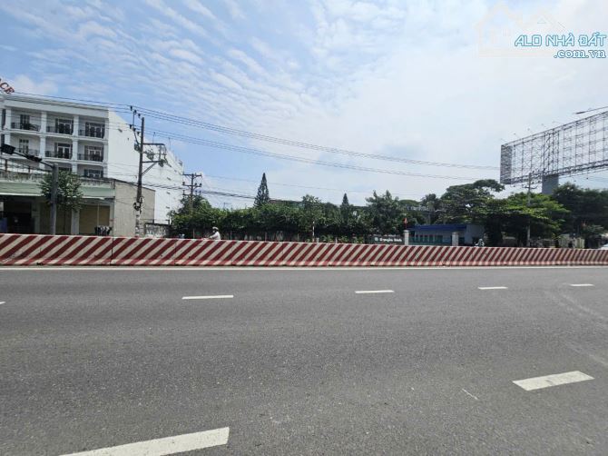 Đất mặt tiền kinh doanh gần vòng xoay An Phú, phường An Phú, TP Thuận An. 90 tỷ - 1