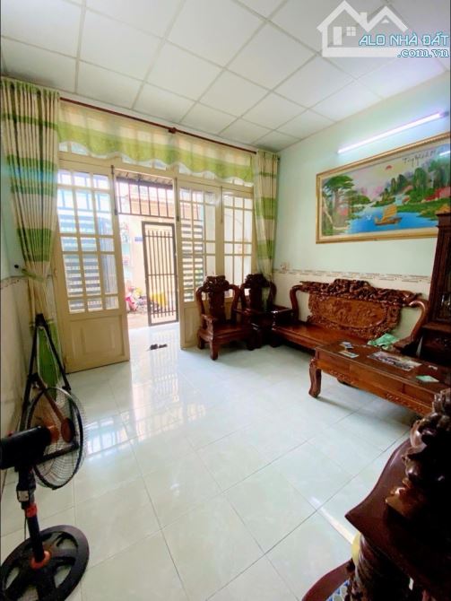 BÌNH TÂN - LÊ ĐÌNH CẨN - NHÀ 2 TẦNG MỚI ĐẸP 40M2 - 4x10M - HẺM XE HƠI 4M - GIÁ CHỈ HƠN 3 - 1