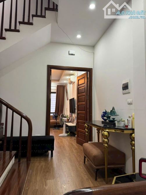 NHÀ ĐẸP NGUYỄN KHÁNH TOÀN Ở LUÔN - FULL NỘI THẤT - THOÁNG 2 MẶT DT 40m2 5T Giá 9.5 tỷ - 1
