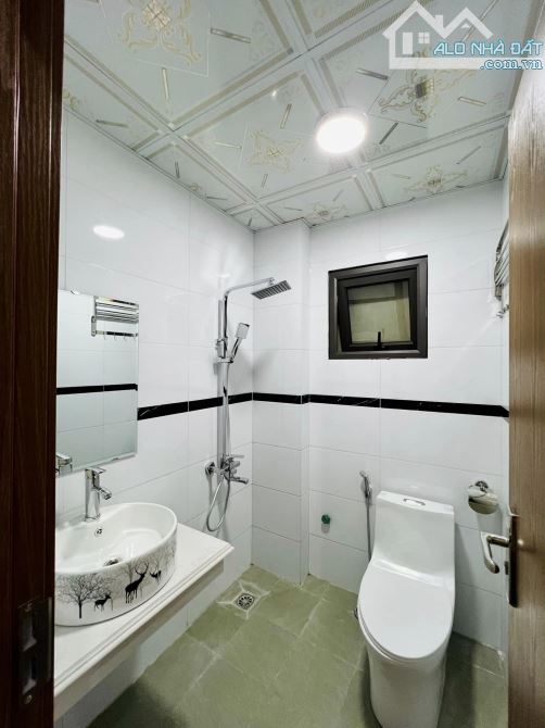 Bán nhà Thuỵ Khuê - 35m2 - 6.2 tỷ - 5 tầng - gần oto - tặng nội thất - 1