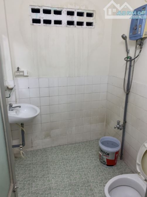 Chung cư 2pn/ 1 toilet lầu 4 C/c Số 5 Cao Thắng Q.3 - 13