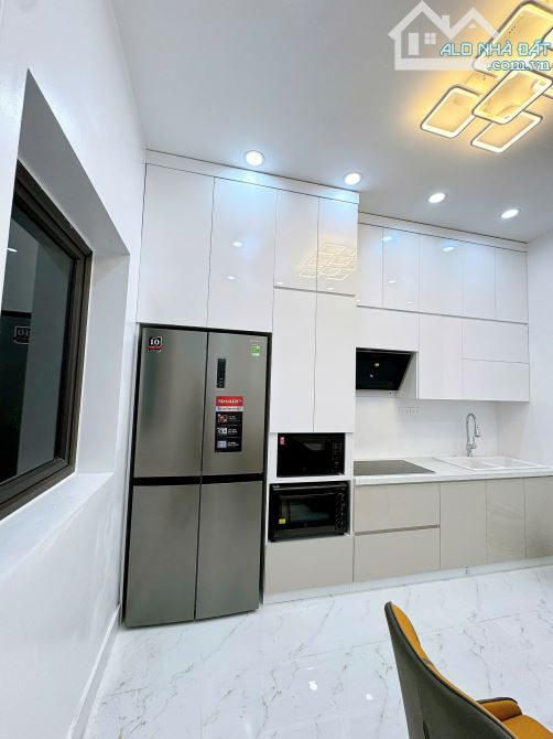 NHà đẹp 4 tầng 40/42 m2 -gần chợ Hà Đông - Ô tô qua nhà- KD  - vị trí đẹp - 8.5 tỷ - 2