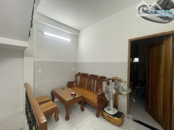 Gấp bán nhà Quận 9(cũ), kế MT Lê Văn Việt, giá 6.7 tỷ 3 tầng, dt 70m2. - 2