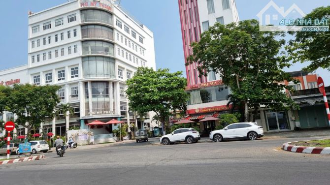 Bán Lô đất 430m2 (17x25) - 3MT Nguyễn Tất Thành, Thanh Bình, Hải Châu- Giá 53,5 tỷ TL - 2