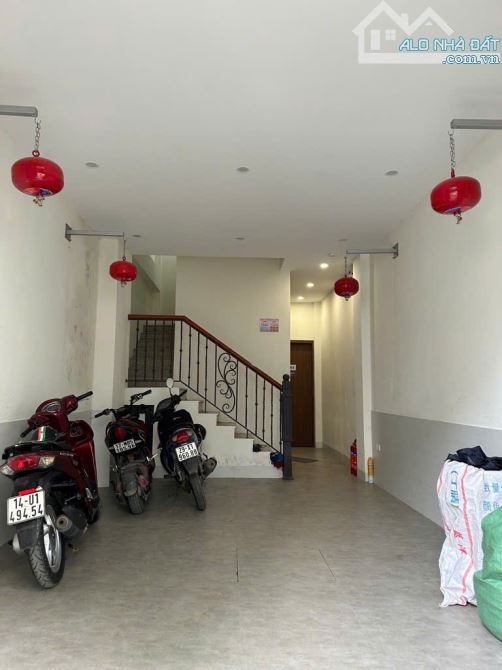 Bán nhà PHƯƠNG CANH, 6 tầng, thang máy, 60m2, ô tô qua nhà, 10 phòng, giá tốt - 2