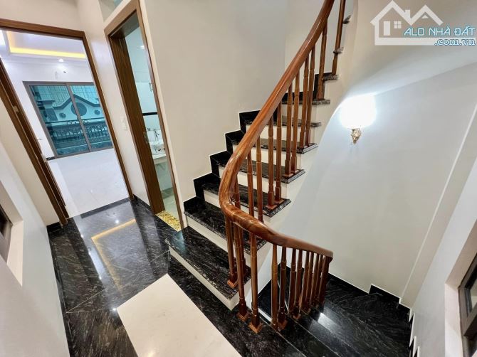 Bán nhà Thuỵ Khuê - 35m2 - 6.2 tỷ - 5 tầng - gần oto - tặng nội thất - 2