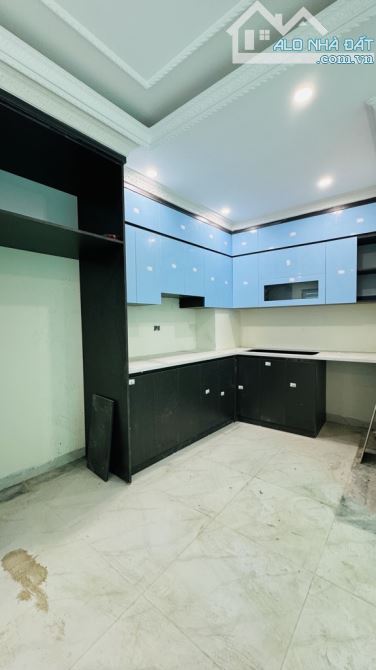 ÔTÔ 7 CHỖ - NHÀ SÁT PHỐ - 7 TẦNG THANG MÁY - LÀM VĂN PHÒNG - KẾT HỢP VỪA Ở VỪA CHO THUÊ. - 3