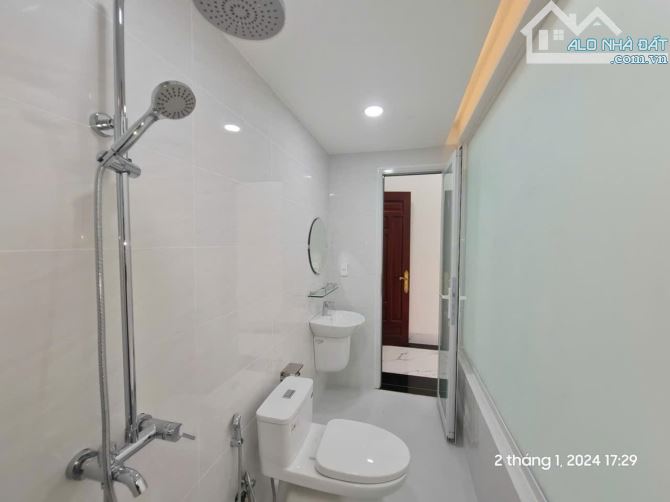 HOÀ BÌNH QUẬN 11- XE HƠI ĐỖ CỬA - 72M2- NGANG HƠN 5M- SỔ MỚI HOÀN CÔNG. 11TỶ - TL - 3