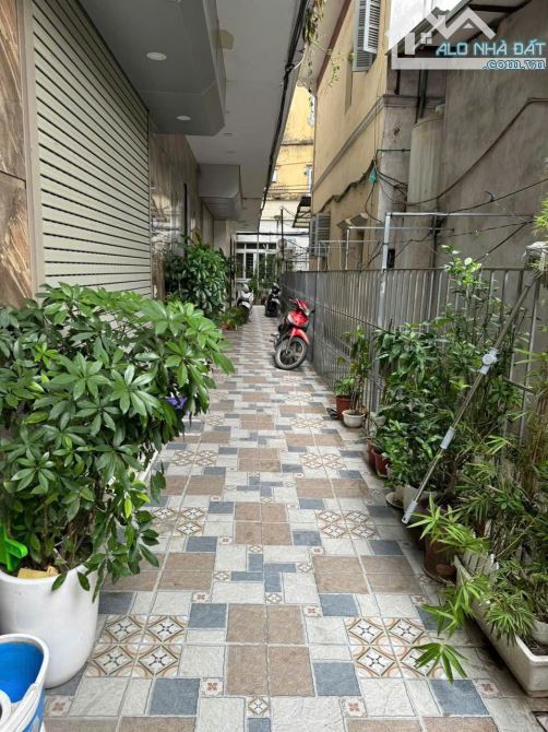 NHÀ ĐẸP NGUYỄN KHÁNH TOÀN Ở LUÔN - FULL NỘI THẤT - THOÁNG 2 MẶT DT 40m2 5T Giá 9.5 tỷ - 3