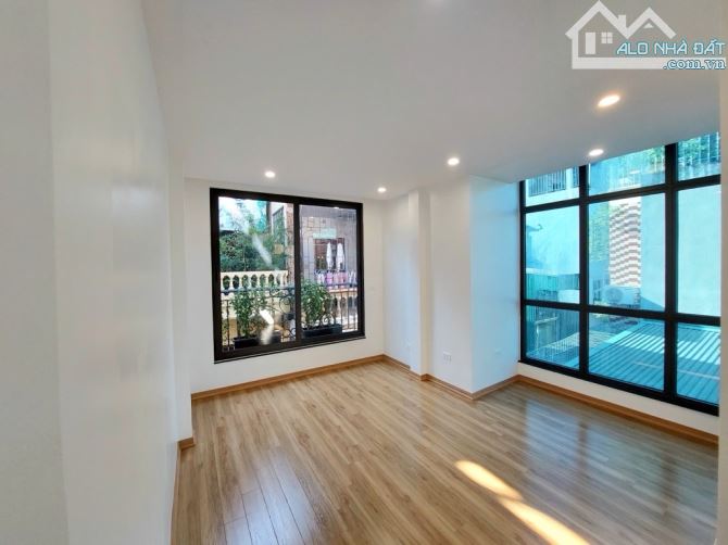 Bán nhà 5 tầng, 35m2, lô góc, phân lô, ô tô đỗ cửa, 3 ngủ, trung tâm Hai Bà, nhỉnh 6 tỷ - 3