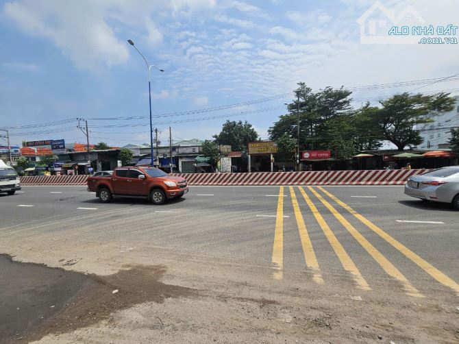 Đất mặt tiền kinh doanh gần vòng xoay An Phú, phường An Phú, TP Thuận An. 90 tỷ - 4