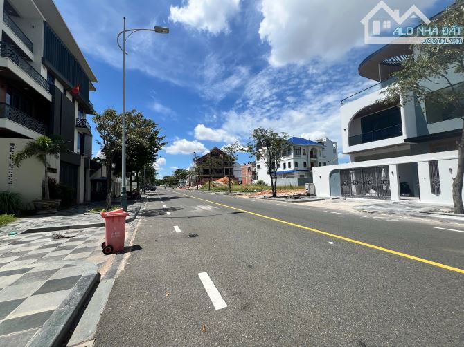 Chủ cần bán gấp C2 Biệt Thự OceanDunes Phố Biển Rạng Đông TP Phan Thiết DT 240m2 giá 16 tỷ - 4