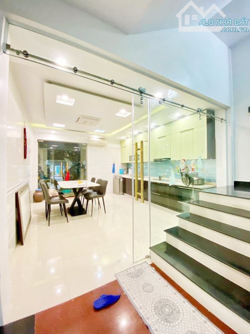 Bán nhà khu phân lô 333 Văn Cao. DT 86m2 x 4T - 4