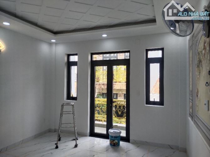 BÁN NHÀ BÌNH TÂN - LÊ VĂN QUỚ - 5 TẦNG  - 68M2 - HẺM XE HƠI-GIA 7.X Tỷ - 5