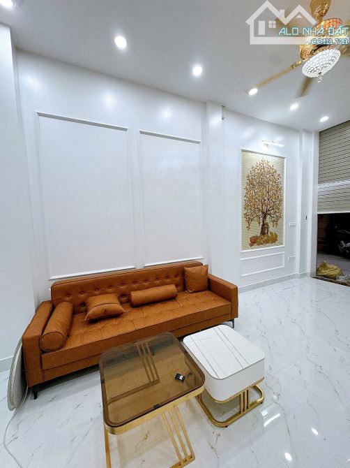 NHà đẹp 4 tầng 40/42 m2 -gần chợ Hà Đông - Ô tô qua nhà- KD  - vị trí đẹp - 8.5 tỷ - 5