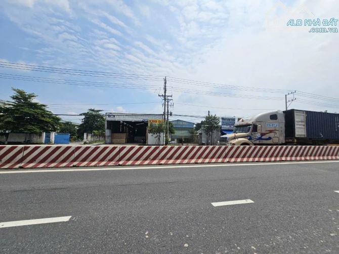 Đất mặt tiền kinh doanh gần vòng xoay An Phú, phường An Phú, TP Thuận An. 90 tỷ - 5