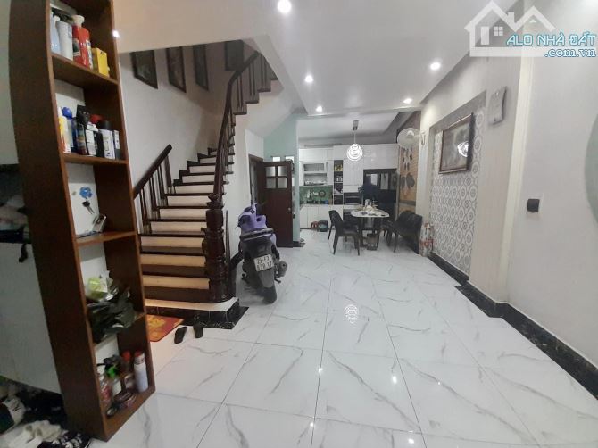 Bán nhà 4 tầng Phố Láng Hạ ô tô kinh doanh 63 m, giá 11 tỷ - 5