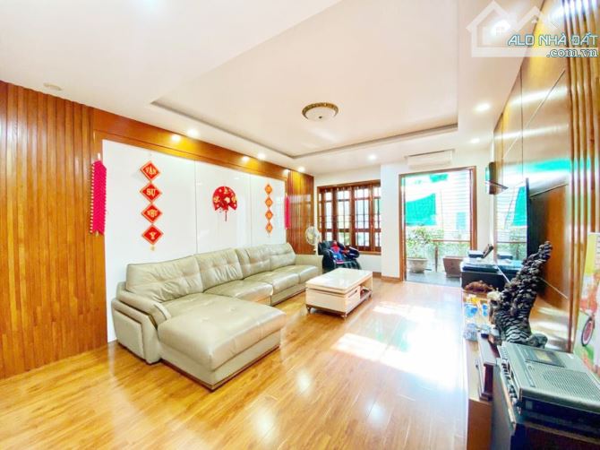 Bán nhà khu phân lô 333 Văn Cao. DT 86m2 x 4T - 5
