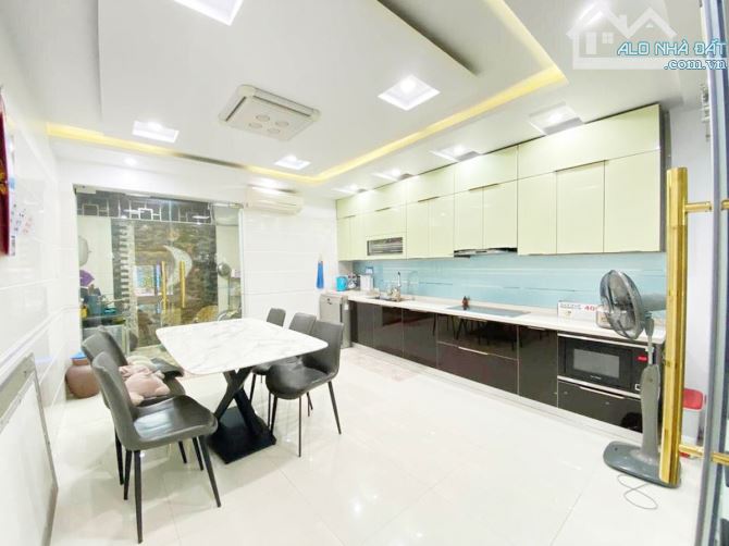 Bán nhà khu phân lô 333 Văn Cao. DT 86m2 x 4T - 9