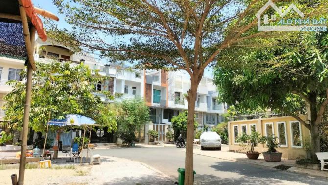 BIỆT THỰ 180m2 x 4 TẦNG, NGANG 10M - ĐẸP NHƯ TRANH VẼ - KHU VIP - ĐƯỜNG 12M - 9