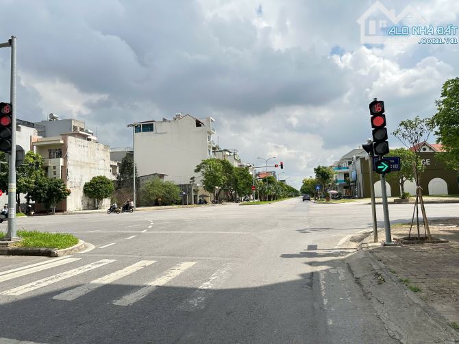 cần bán lô đất dường phạm văn đồng - thanh bình -tp hải dương