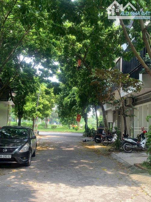 PHÂN LÔ LA KHÊ, Ô CHỜ THANG MÁY, GIÁ RẺ BAY NHANH