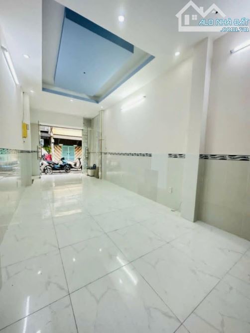 Trần Thủ Độ, Tân Phú, 40m2, 5 Tầng, 3m x 13,2m, chỉ 5 tỷ 8