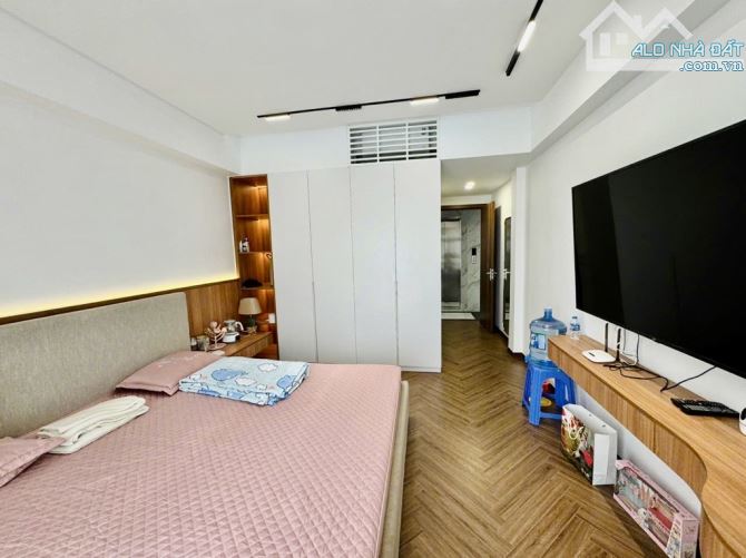 Bán nhà Chu Huy Mân 4 tầng x 71M đg oto tránh, thang máy hơn 13 tỷ - 2