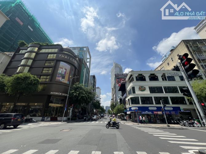 Bán gấp nhà mặt tiền đường Nguyễn Trung Trực, Bến Thành, Quận 1, dt: 12x30m c4 tiện xây. - 1
