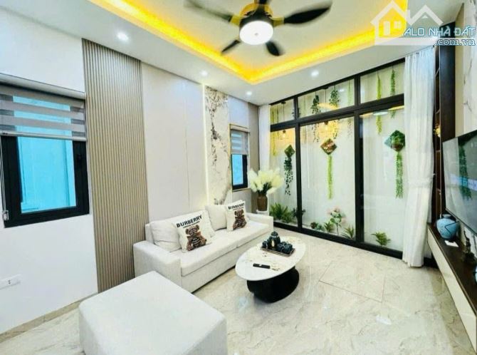 HIẾM NHẤT TẦM TIỀN Ở CẦU DIỄN - 10M RA Ô TÔ TRÁNH - 35M2 - 5 TẦNG,3 NGỦ THÔNG SÀN - NHÀ MỚ - 1