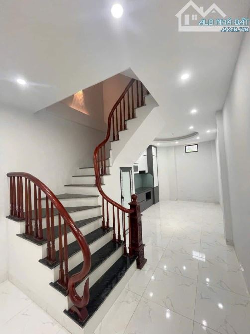 Cần bán căn nhà 5 tầng Giang Lẻ, Biên Giang, 600m ra QL6 - 1