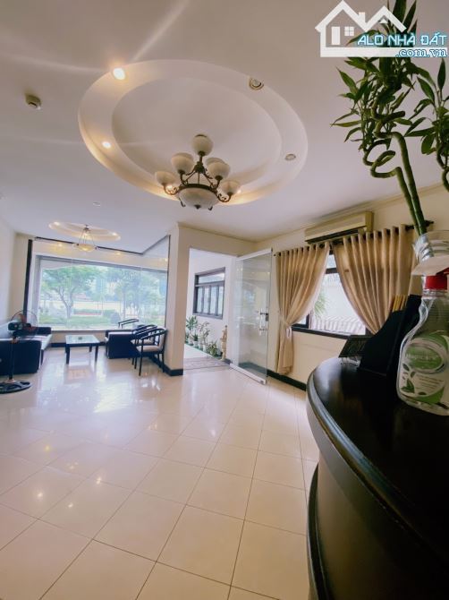 Bán Khách Sạn 6Tầng -2MT Đường Trần Hưng Đạo-Ngay Sông Hàn -Dòng tiền 120tr/th-Giá 36 tỷ - 2
