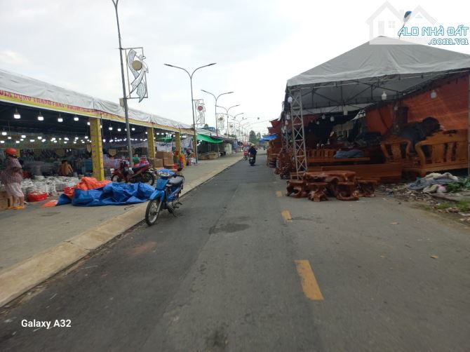BÁN LÔ ĐẤT 350M2 - GIÁ BÁN 1 TỶ 100 TRIỆU GẦN CHỢ THỦ THỪA - LONG AN - 2