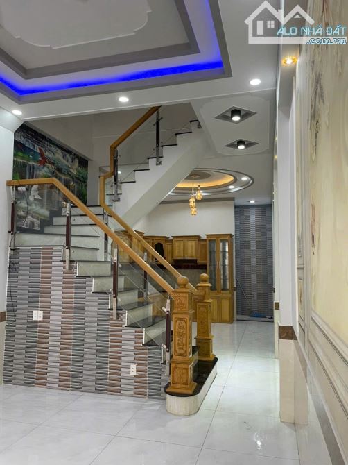 Chủ gởi:bán gấp nhà 3 tầng , 72m2, sổ hoàn công, p Đông Hòa Dĩ An, chỉ nhỉnh 4 tỷ - 2
