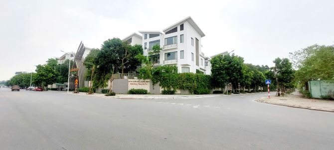 Phố Gia Thượng, Đường rộng 12m, View Công Viên, Vỉa Hè, Vài Bước Ra Đường 40m. - 2