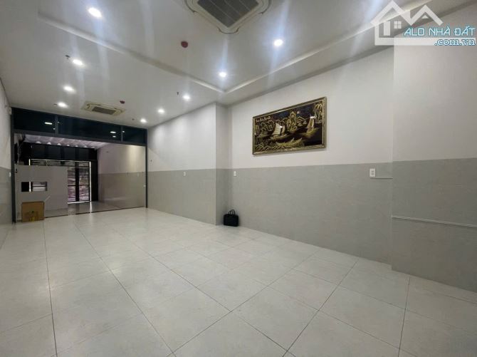 Cho thuê mặt bằng rộng 150m2 view sông quận 7 - 2