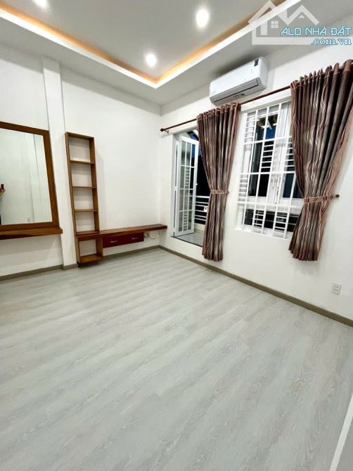 Cơ hội cho người muốn mua nhà gần Vincom Lê Văn Việt, nhà đẹp 1 trệt 1 lầu mà có 3.7 tỷ - 2