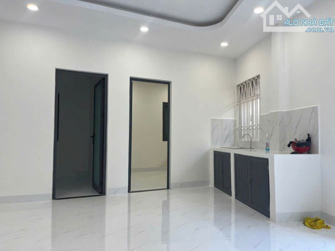 Hẻm Xe Hơi 5m - Nhà 47m2 (Ngang 5 x Dài 8,3) - 2 Phòng ngủ - Sổ riêng - Thổ cư - 2