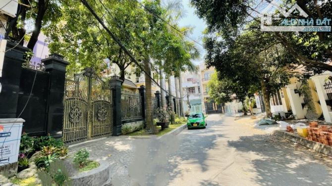 Gấp bán nhà Thủ Đức, ngang 10m, dt nền 290m2, giá 43 tỷ, gần Mt Trần Não, Q.2(cũ). - 3