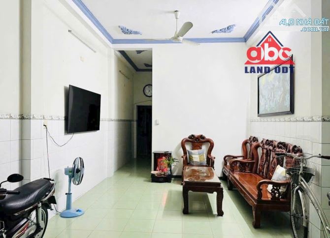 Cần  Bán căn nhà kdc D2D Phường Thống Nhất - Tp Biên Hoà - Đồng Nai giá 6ty2 - 3