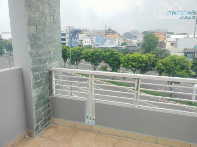Bán gấp nhà đi định cư nước ngoài - MT đường Phạm Văn Đồng, Gò Vấp ( nhỉnh 13 tỷ) - 3