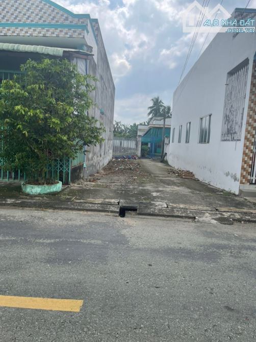 BÁN LÔ ĐẤT 350M2 - GIÁ BÁN 1 TỶ 100 TRIỆU GẦN CHỢ THỦ THỪA - LONG AN - 3