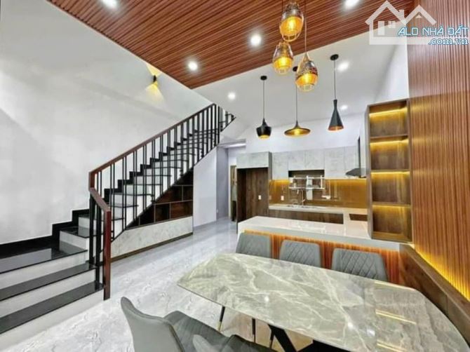 Nhà sổ riêng 1 trệt 2 lầu hoàn công chính chủ cần bán gấp gần QL 13 gần chợ đêm Hòa Lân - 3