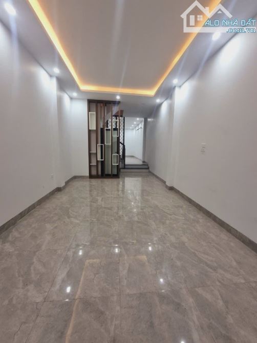 Bán nhà đẹp Thái Thịnh, Đống Đa, 56m2, ngõ rộng, dân xây - 3