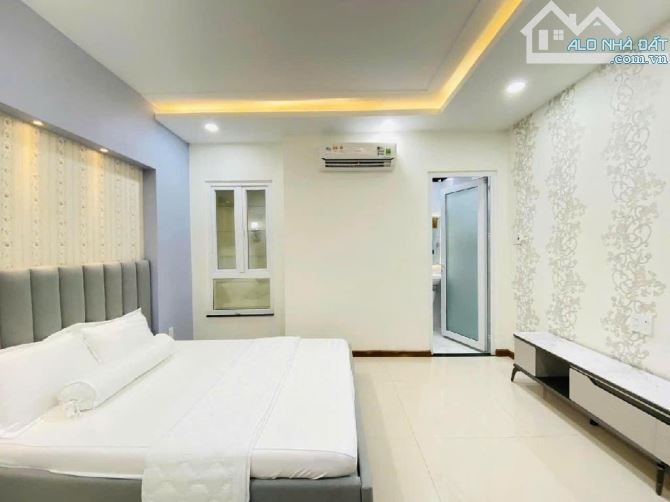 NHÀ ĐẸP LUNG LINH - GIÁP NGÃ 4 QUANG TRUNG & PHAN HUY ÍCH - SIÊU THỊ EMART2 - DT 58M² - 3