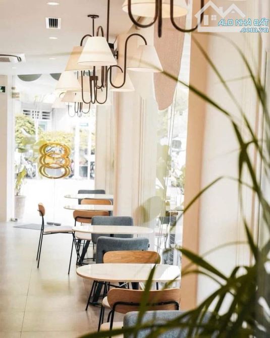 MẶT TIỀN LÔ GÓC TRẦN NHẬT DUẬT Q1, 6.3 x 19, 3 TẦNG, VỈA HÈ 4M, 6000 USD/THÁNG, 57 TỶ TL. - 3