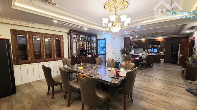 Cần bán biệt thự đường Lê Văn Lương. Dt 300m2. Vị trí lưng tựa núi mặt hướng biển - 4