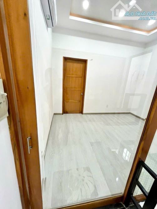Cơ hội cho người muốn mua nhà gần Vincom Lê Văn Việt, nhà đẹp 1 trệt 1 lầu mà có 3.7 tỷ - 4